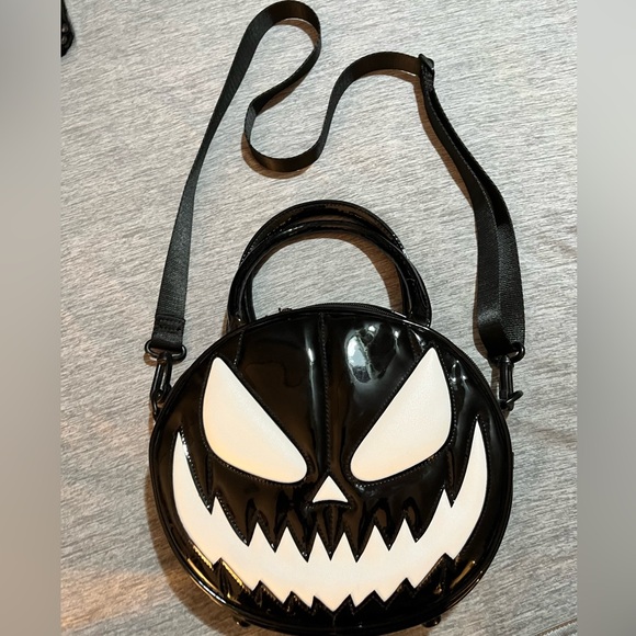 Killstar Handbags - Killstar- infamous Hell-O-Ween bag. Spooky b/w, handles, strap, unworn. Rare.
